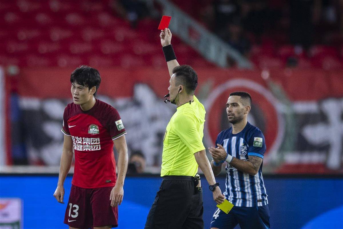 详细阅读:九游官方入口 -意甲倒计时;武汉三镇加时末段防线松动;细节引发关注;悬念犹存;赛季目标并未改变的简单介绍 九游官方入口 -意甲倒计时;武汉三镇加时末段防线松动;细节引发关注;悬念犹存;赛季目标并未改变的简单介绍